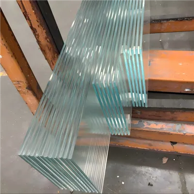 Vetro temperato a basso contenuto di ferro